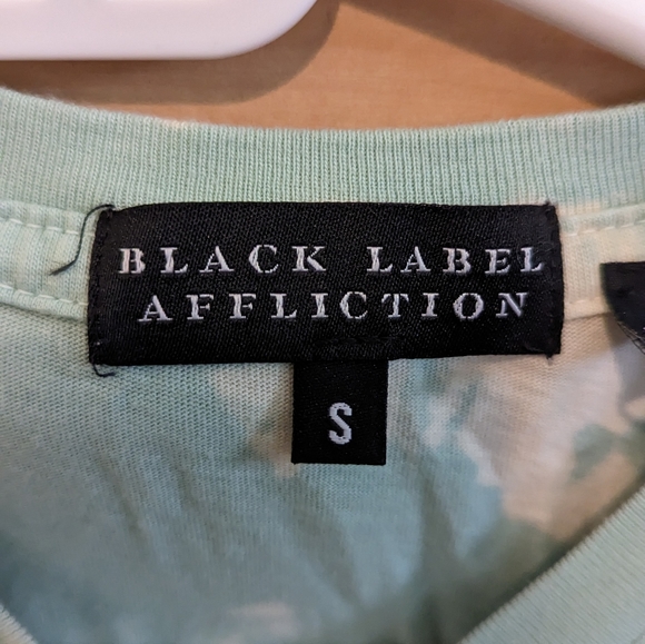 SALE Affliction blacklabel NWT fit a M,is a S beautiful wings heart rose dagger - Picture 5 of 6